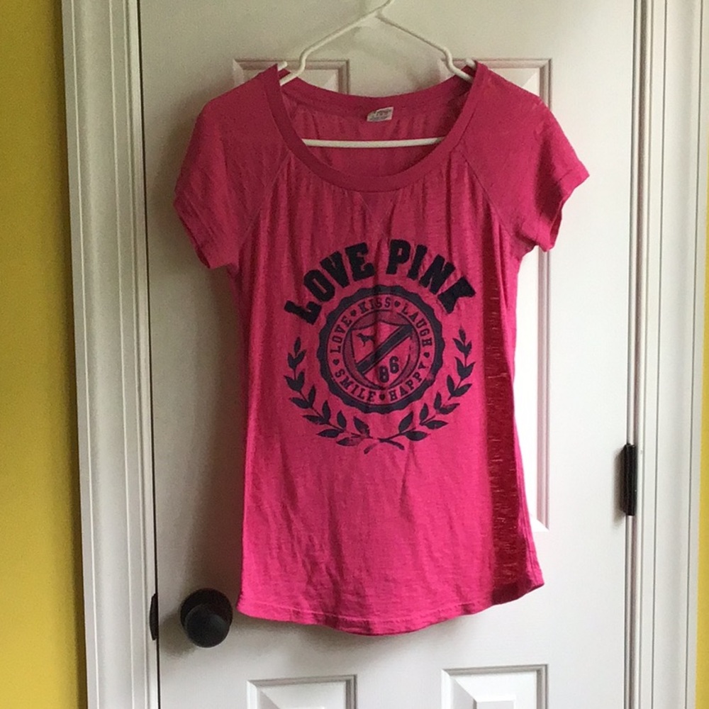 Hot pink tee
